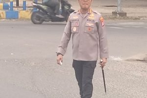 Tak Hanya Personel, Kapolresta Sorong Kota Turun Langsung Atur Lalu Lintas Tak Hanya Personel, Kapolresta Sorong Kota Turun Langsung Atur Lalu Lintas